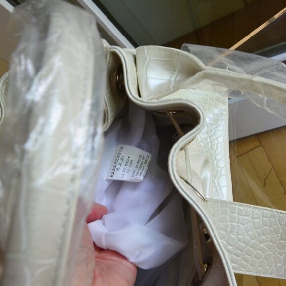 Laneige Faux Leather Shoulder Bag Cream - Picture 10 of 10